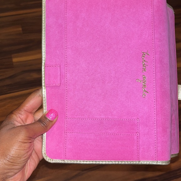 Lilly Pulitzer Gold Leatherette Agenda Folio - Picture 6 of 9